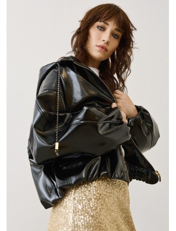 Oversized Μπουφάν από Γυαλιστερή Δερματίνη Oversized Μπουφάν από Γυαλιστερή Δερματίνη