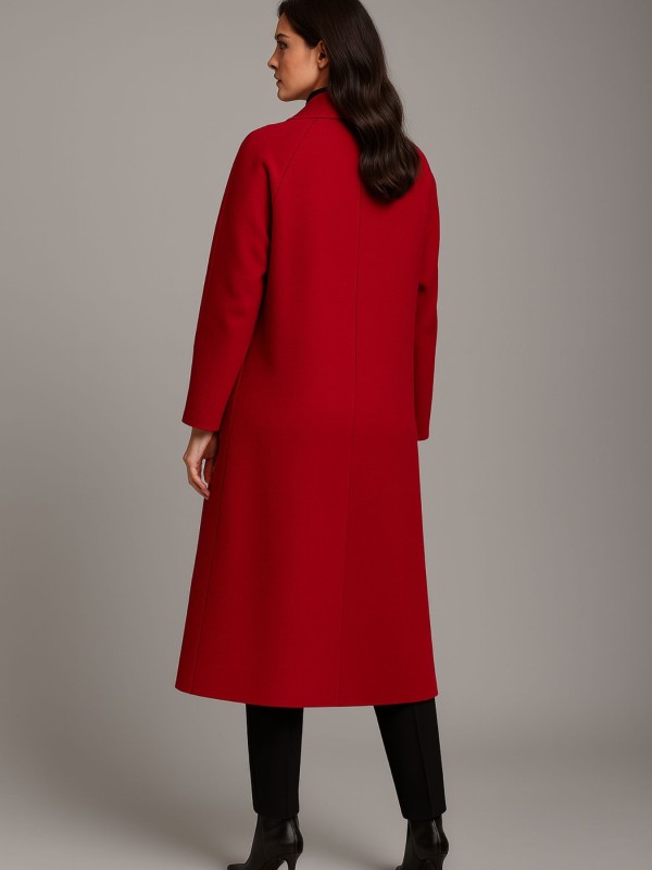 Coat with Raglan Sleeves and Classic Line
