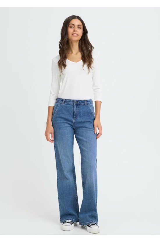 Wide leg jeans