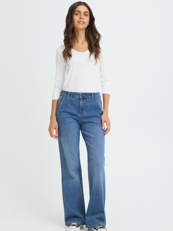 Wide leg jeans