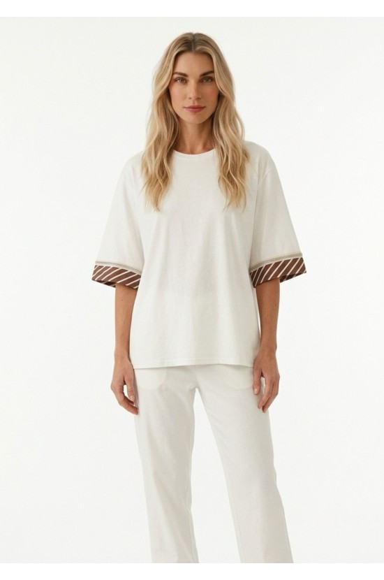 Λευκή Μπλούζα με Ριγέ Σχέδιο στα Μανίκια