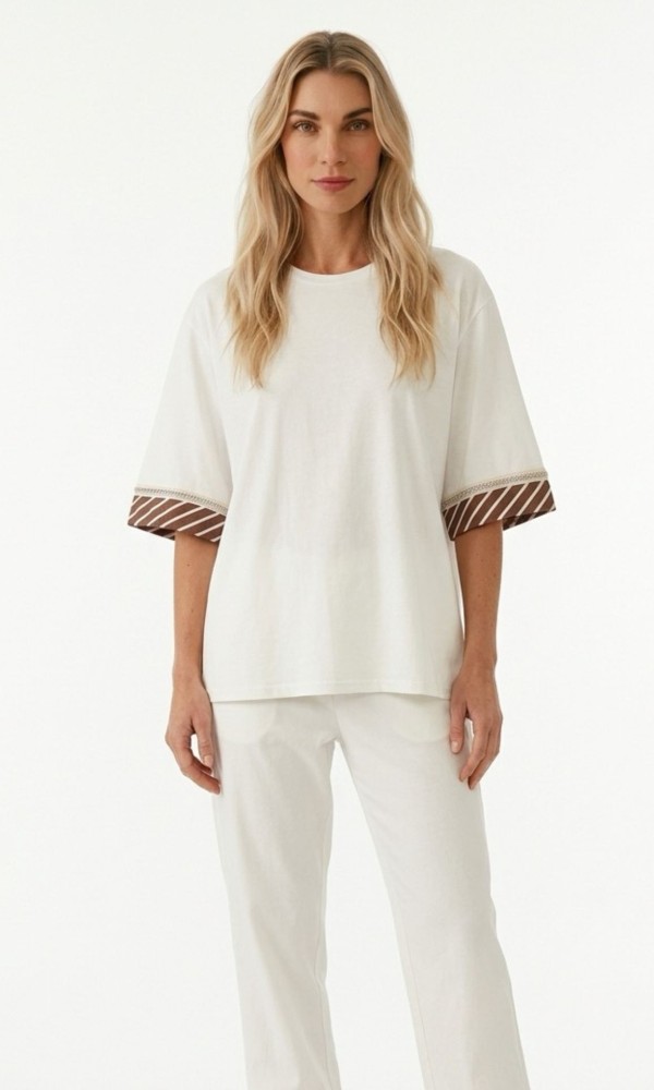 Λευκή Μπλούζα με Ριγέ Σχέδιο στα Μανίκια