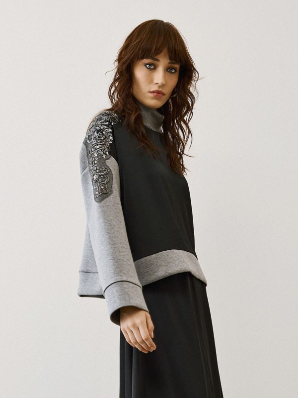 Γκρι Μπλούζα με Λεπτομέρειες Παγιέτας
