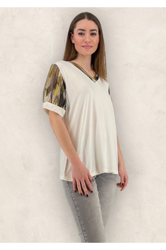 Ecru blouse with V and transparency