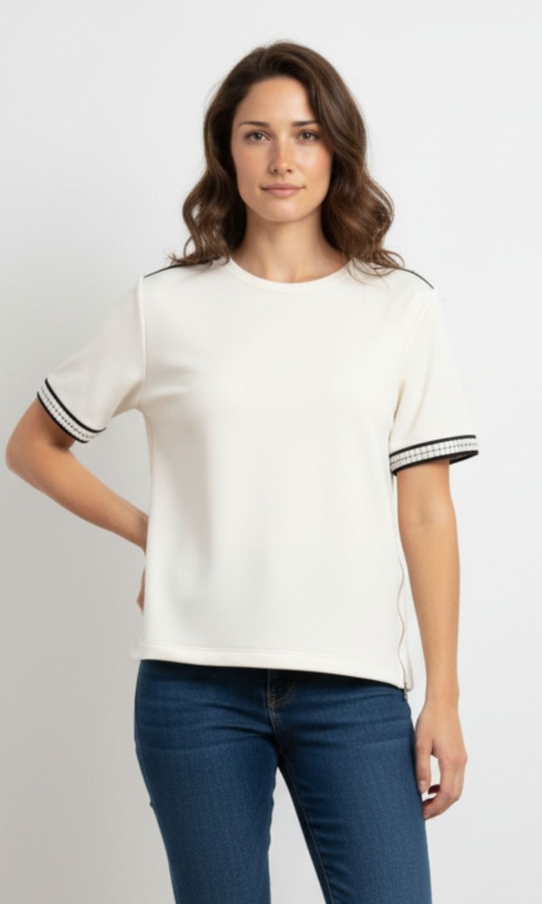 Εκρού Μπλούζα Με Διακοσμητικές Λεπτομέρειες Εκρού Μπλούζα Με Διακοσμητικές Λεπτομέρειες