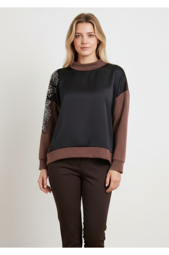 Black-Chocola Blouse With Embroidery on the Shoulders