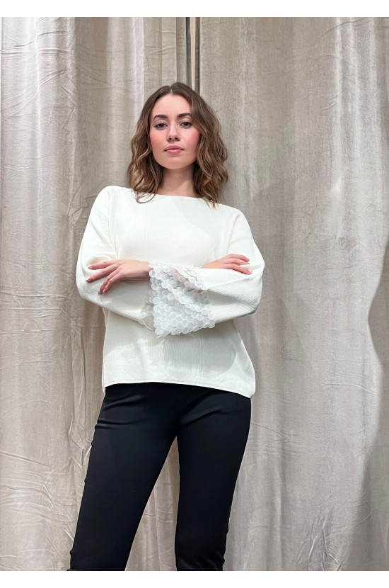 White knitted blouse with sequins