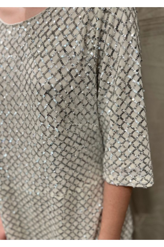 Long blouse with sequins