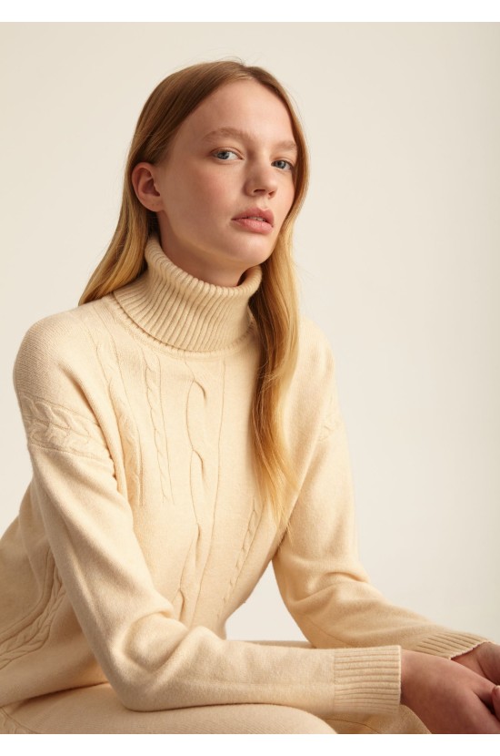 Blouse Knitted Turtleneck Beige