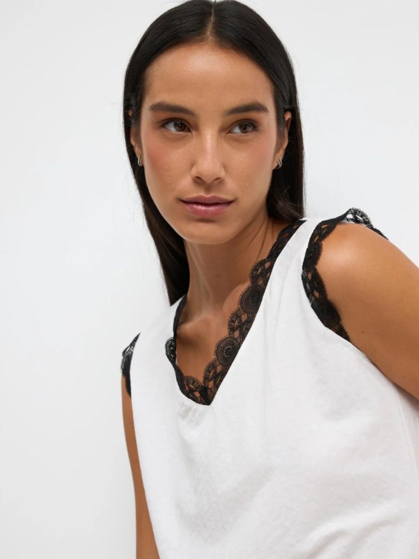 Sleeveless Blouse with Lace
