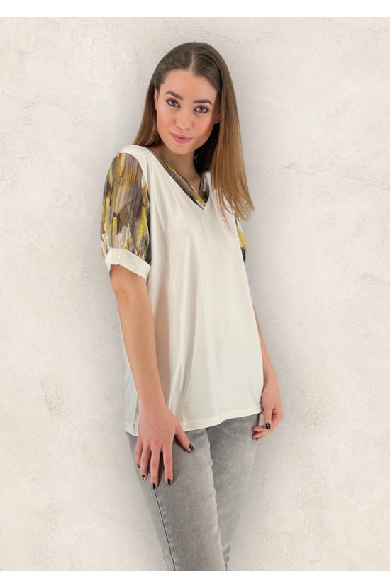 Ecru blouse with V and transparency