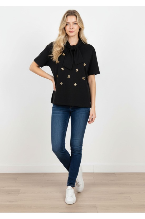 Μαύρη Μπλούζα Με Δέσιμο & Χρυσές Κεντημένες Λεπτομέρειες Μαύρη Μπλούζα Με Δέσιμο & Χρυσές Κεντημένες Λεπτομέρειες