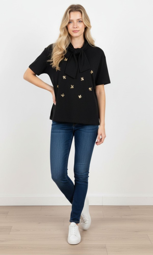 Μαύρη Μπλούζα Με Δέσιμο & Χρυσές Κεντημένες Λεπτομέρειες Μαύρη Μπλούζα Με Δέσιμο & Χρυσές Κεντημένες Λεπτομέρειες