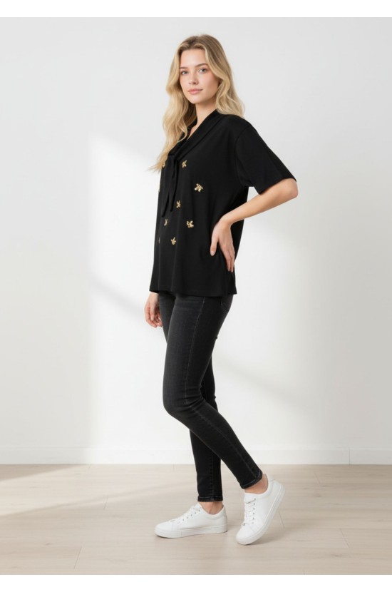 Μαύρη Μπλούζα Με Δέσιμο & Χρυσές Κεντημένες Λεπτομέρειες Μαύρη Μπλούζα Με Δέσιμο & Χρυσές Κεντημένες Λεπτομέρειες
