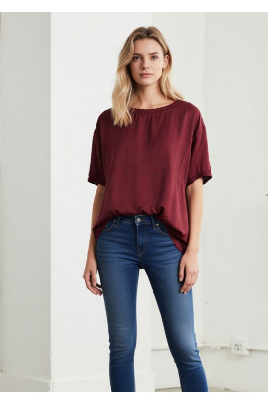 Σατέν Μπορντό Μπλούζα με Λάστιχο Λαιμό Σατέν Μπορντό Μπλούζα με Λάστιχο Λαιμό