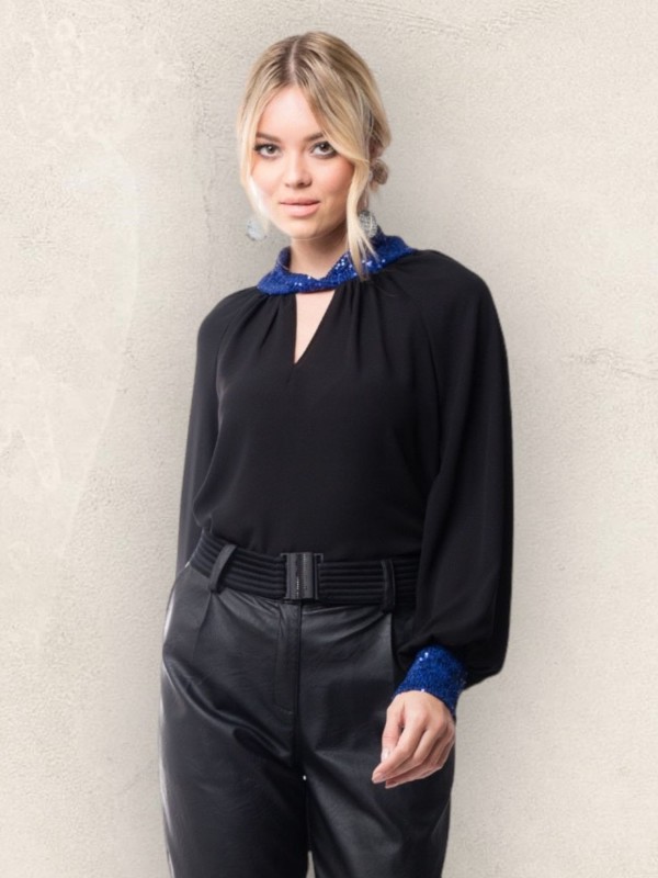 Black shirt with sequin 