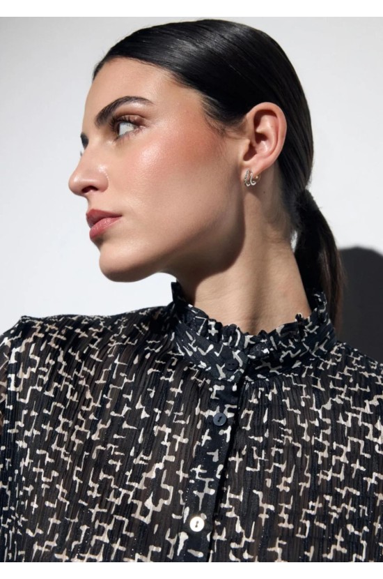 Black-and-White Pleated Shirt Black-and-White Pleated Shirt