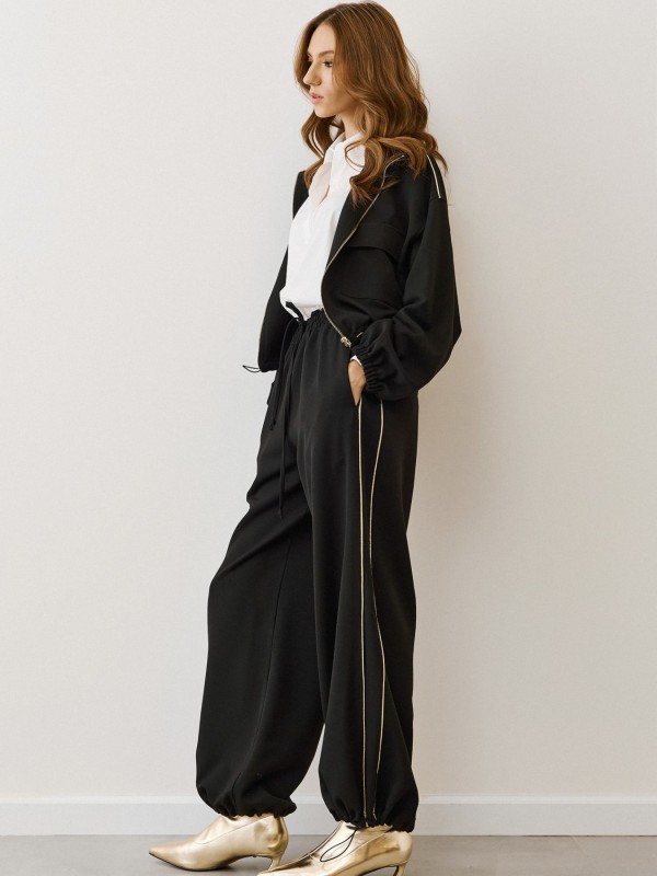 Black Set Black Set