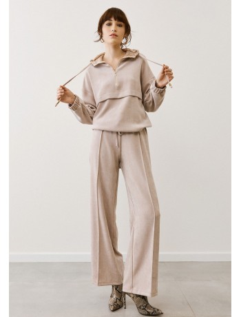Hooded Sweatshirt & Wide-Leg Pants – Beige Hooded Sweatshirt & Wide-Leg Pants – Beige