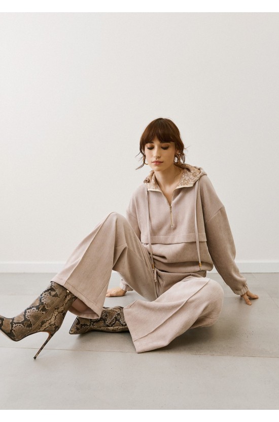 Hooded Sweatshirt & Wide-Leg Pants – Beige