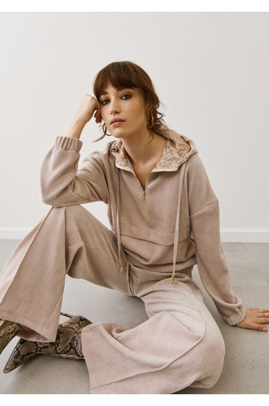 Hooded Sweatshirt & Wide-Leg Pants – Beige