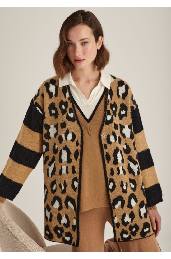 Knitted cardigan Camel Animal