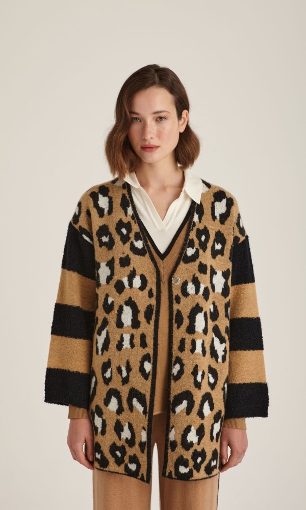 Knitted cardigan Camel Animal Knitted cardigan Camel Animal