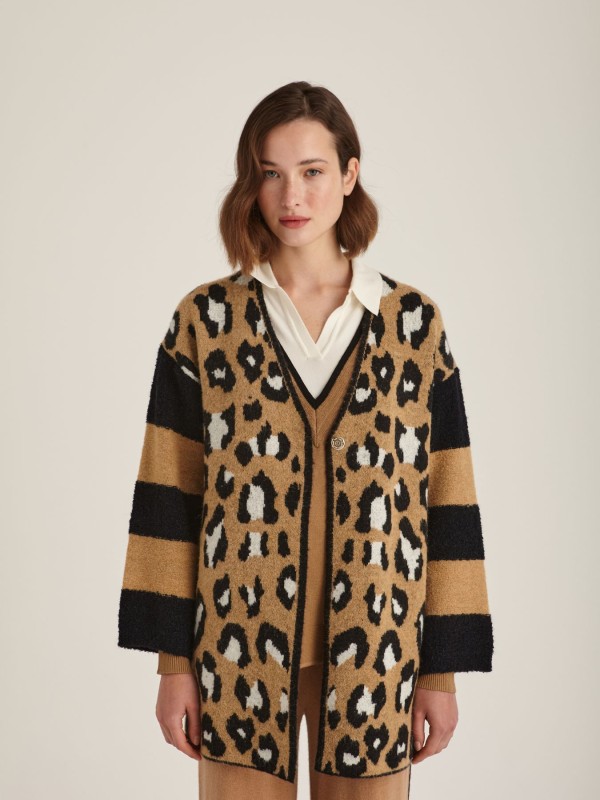 Knitted cardigan Camel Animal Knitted cardigan Camel Animal