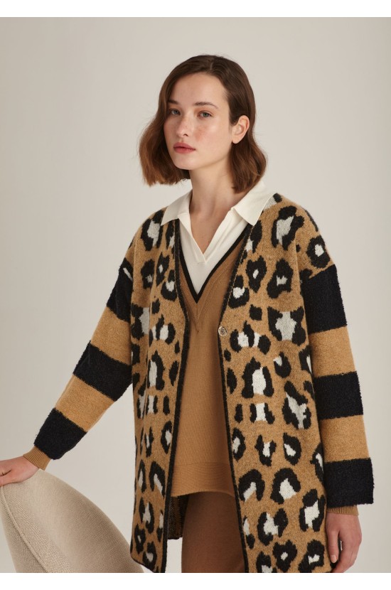 Knitted cardigan Camel Animal