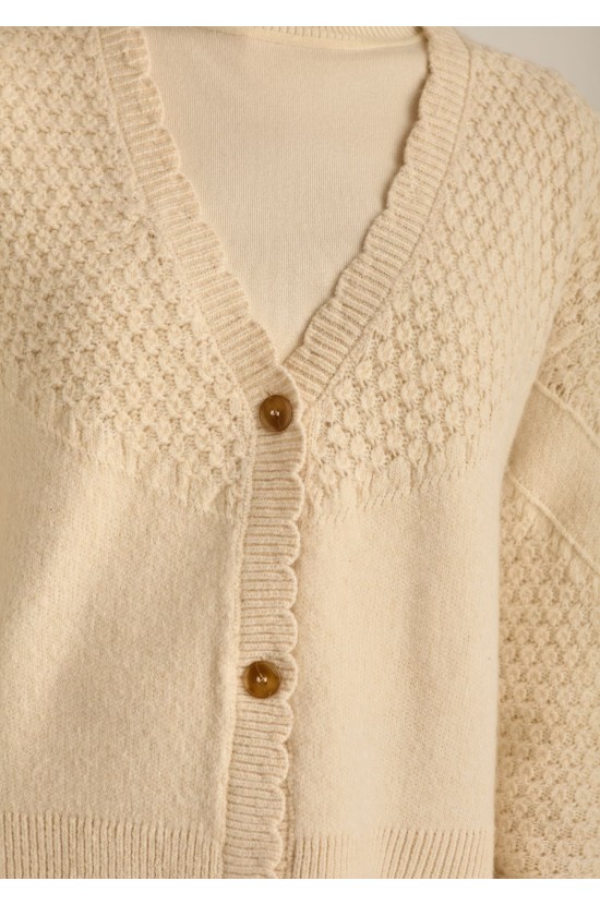 Knitted cardigan with buttons